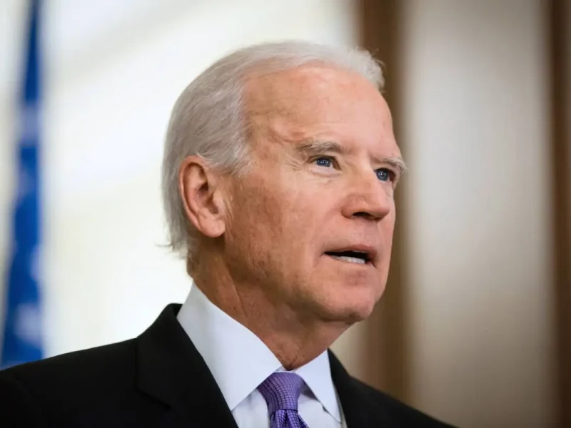 Joe Biden se retira de la contienda presidencial mientras atraviesa un contagio por Covid-19