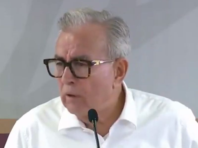 denuncia al gobernador de Sinaloa
