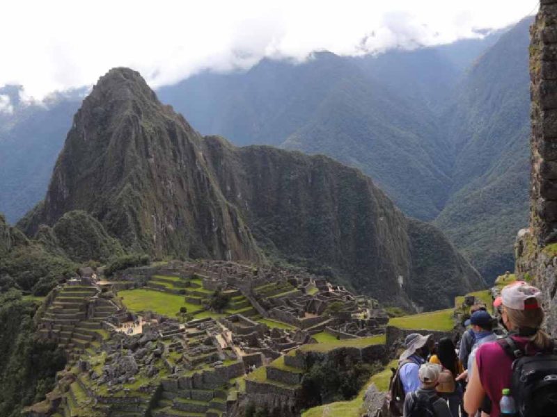 Camión vuelca en Machu Picchu: Hay al menos 9 turistas afectados