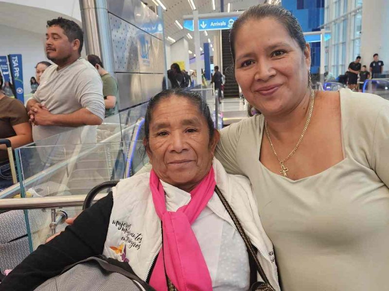 19 adultos mayores esperan aplica por una visa par reencontrarse con sus hijos en USA mediante el programa Mujeres Migrantes en Progreso