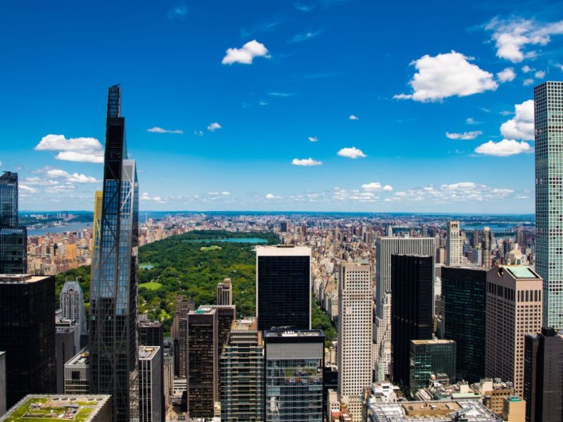 El clima en Nueva York hoy 16 de noviembre es ideal para disfrutar del día, con una temperatura agradable, cielos despejados.