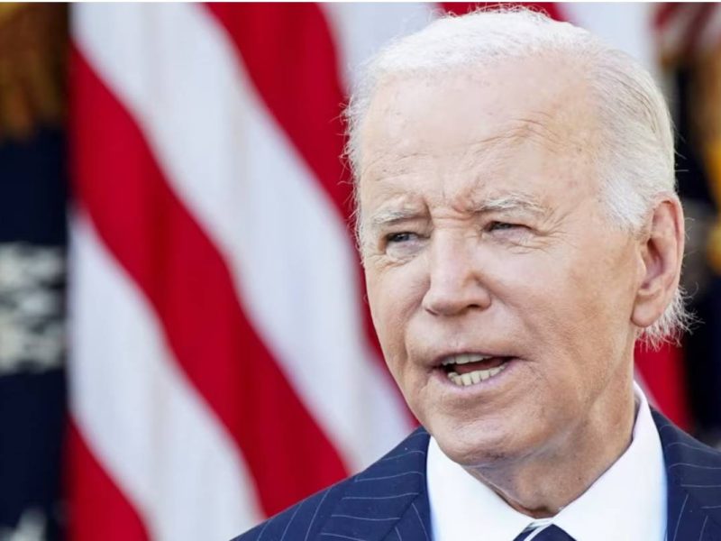 Biden evita cierre de gobierno de EU firmando una ley