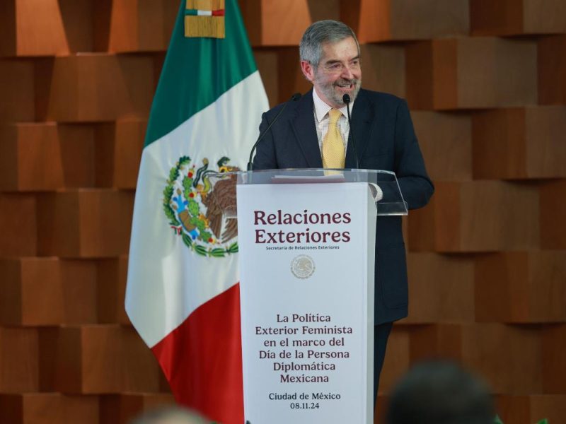 Juan Ramón De La Fuente pide licencia para someterse a una cirugía de columna | Foto: SRE