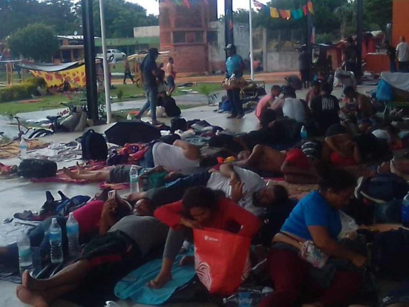 Una caravana migrante en Tonalá denuncia engaños por parte de las autoridades migratorias