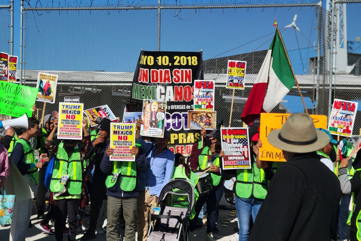 En el Día Internacional del Migrante en Tijuana activistas y migrantes pidieron trato digno a las personas en movilidad. 