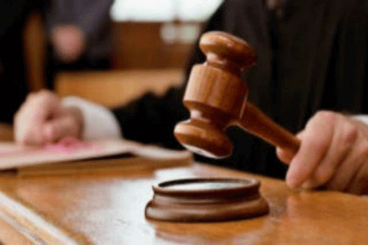 Los avisos emitidos por ICE tendrían la información errónea solo para cumplir con un decreto de la Suprema Corte