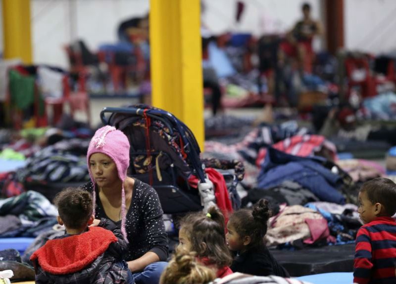 La hondureña Delia Romero y sus hijos aguardan en un refugio en la ciudad de Piedras Negras, México, el martes 5 de febrero de 2019.