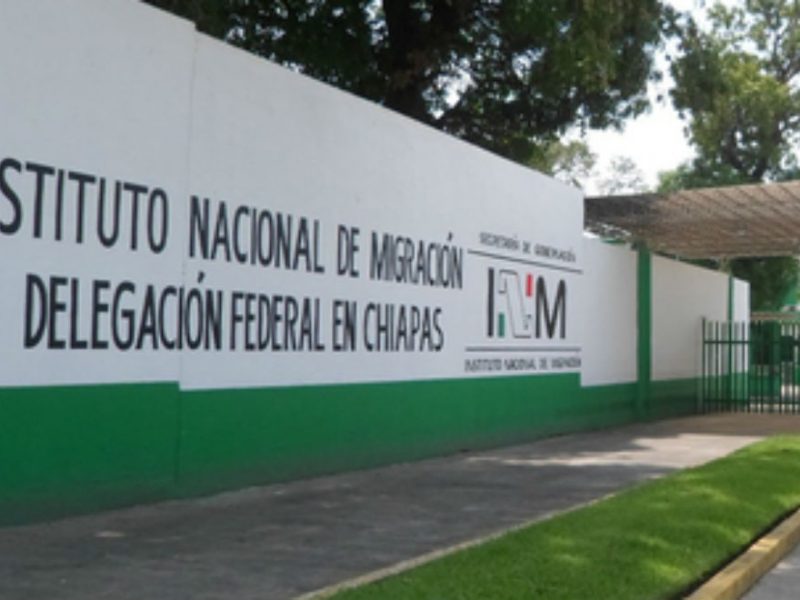 El INM detalló que sus oficinas en Tapachula solo daráb atención a las personas que ya hayan sido ingresadas