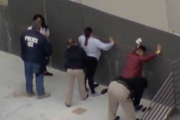 Los 280 migrantes detenidos se encontraban en su trabajo cuando ICE llegó y los detuvo; la mayoría eran de México, Nigeria y El Salvador