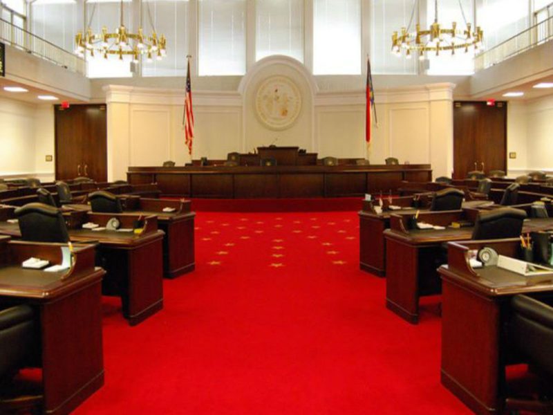 La iniciativa HB 370 propone que los sheriffs locales cooperen con la migra, en caso de negarse las autoridades estatales podrían despedirlos