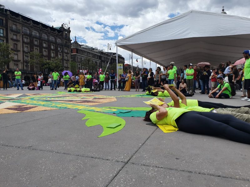 "Florecer Aquí y Allá" hizo un llamado en el Zócalo de la CDMX para defender a las comunidades migrantes
