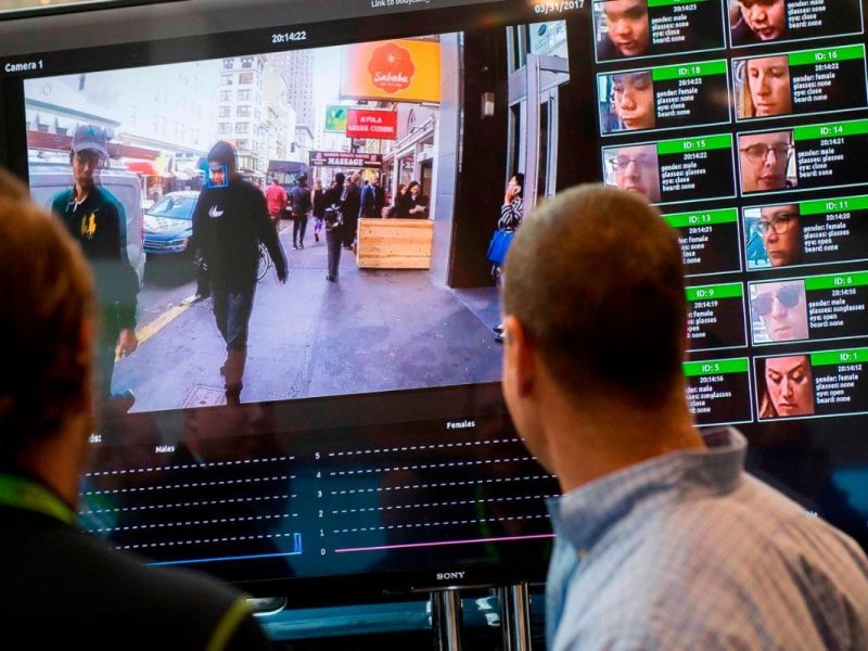 ICE solicita a estados que otorgan licencias de conducir a migrantes acceder a bese de datos