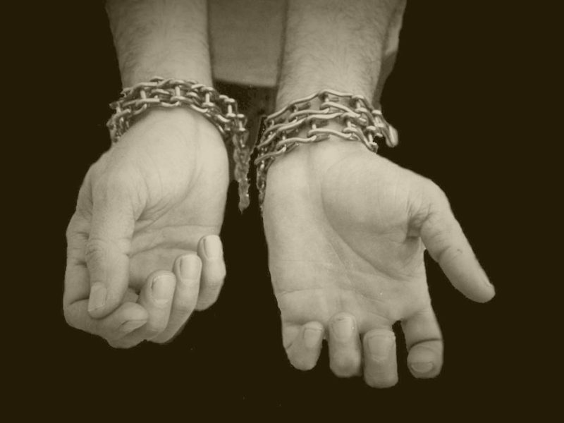 Personas con visas de visitantes son víctimas de trata y explotación laboral en EU