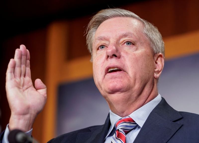 Proyecto de ley podría negar asilos y acelerar las deportaciones; republicanos fuerzan voto