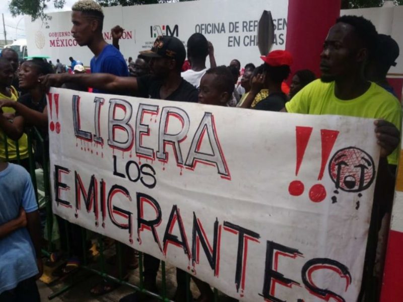 Continúan las protestas de migrantes en la estación migratoria siglo XXI, Chiapas