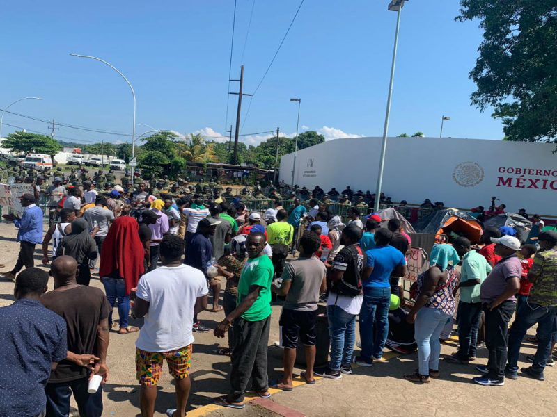 INM tiene a 3 mil migrantes en un centro para 900 personas: Wilner Metelus