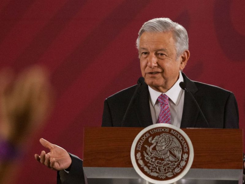 Pareja de migrantes de El Congo desea llamar a su hijo AMLO; el presidente responde