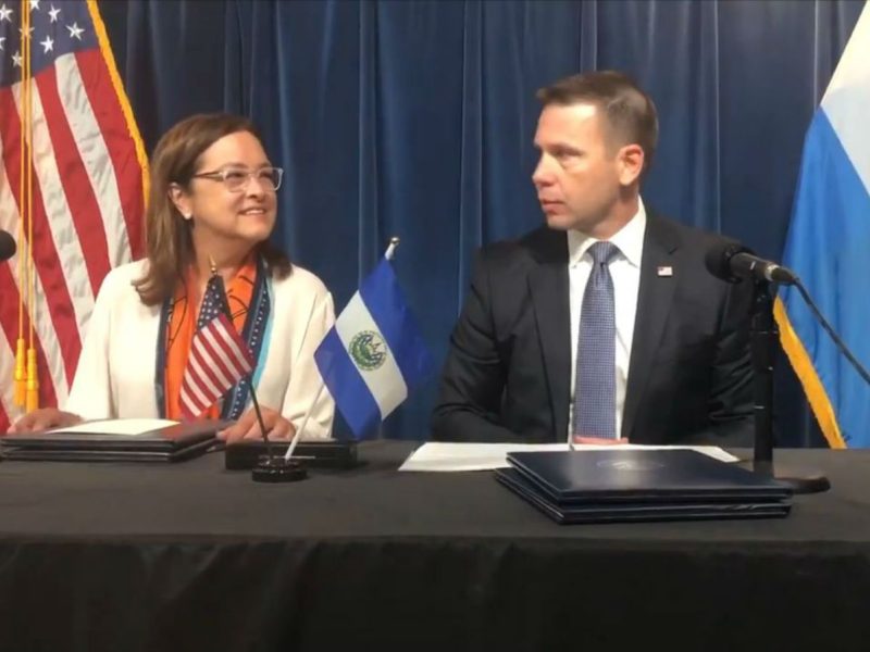 El salvador firma acuerdo con EU para recibir a solicitantes de asilo