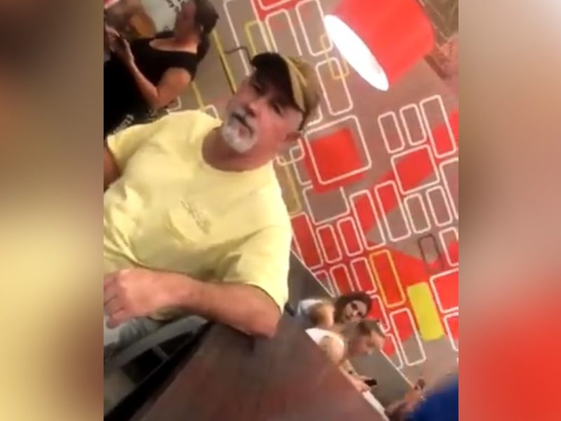 La agresión ocurrió en un McDonalds de Savannah, Georgia
