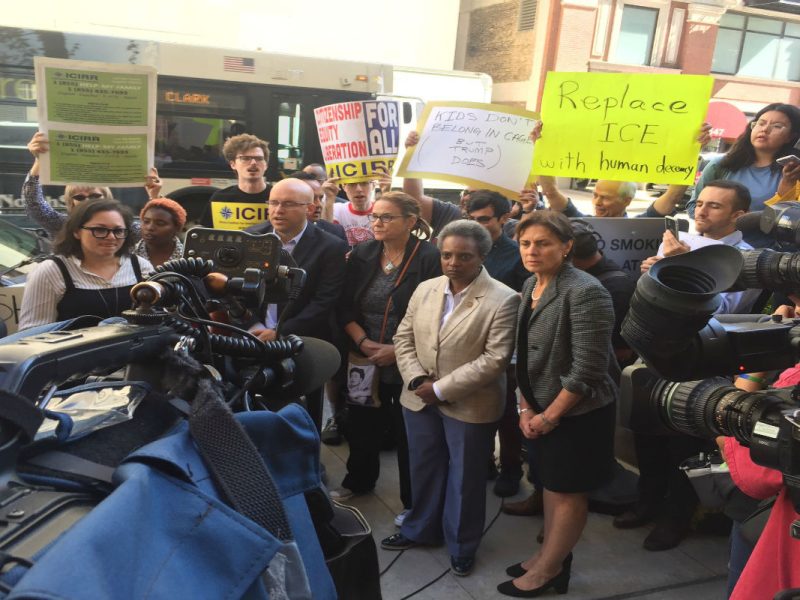 Oficiales de ICE pidieron refuerzos al 911 para que la policía de Chicago fuera a apoyarlos y así ayudarlos a una operación migratoria realizada el martes en Back of the Yards