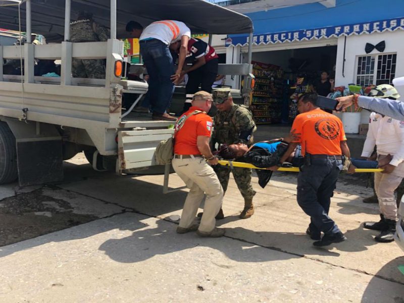 Pescadores de Tonalá dijeron que aproximadamente a las 07:00 hrs un grupo de africanos iba en la embarcación que al ladearse todas cayeron al agua