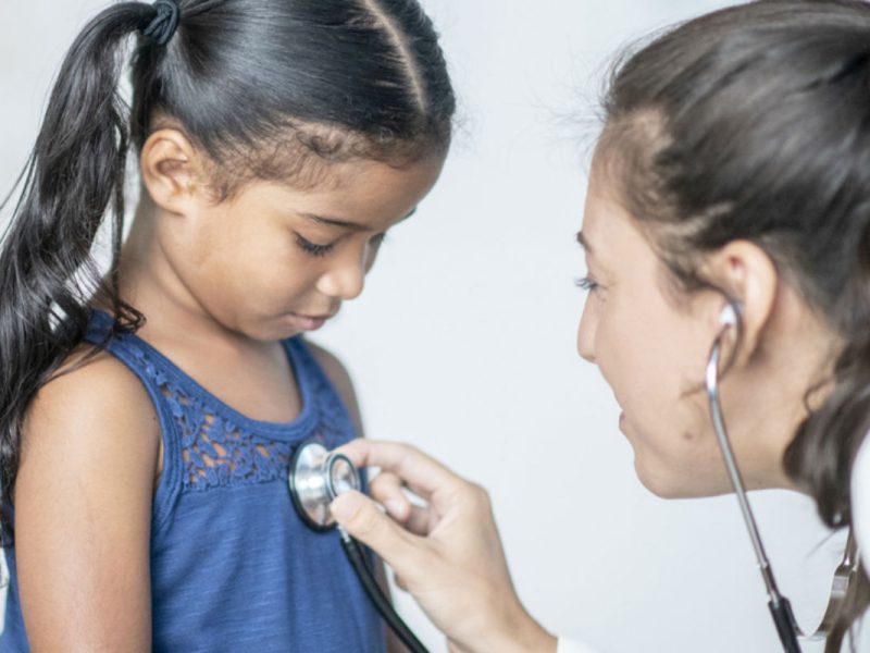 Las escuelas no discriminan a la hora de brindar estos servicios médicos