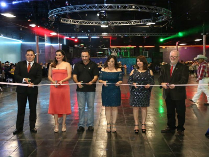 Leticia y Rubén Flores fueron reconocidos como  Zacatecanos del Año, así como a José Armando Vázquez García como Joven Zacatecano del Año