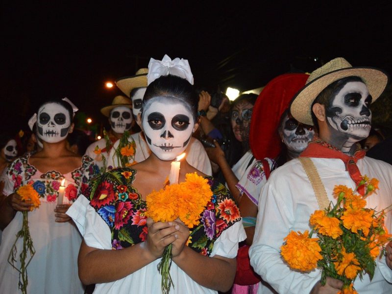 El Día de Muertos es una celebración típica de México.