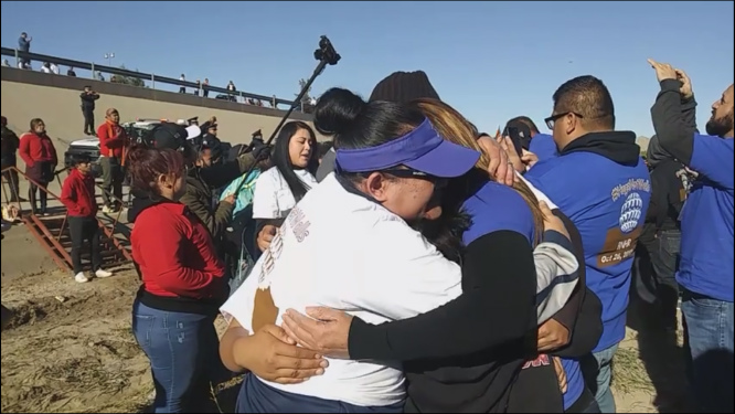 Madres, padres, hijos, nietos y demás familiares se encontraron en el evento  "Abrazos, no muros" | Foto: La Verdad