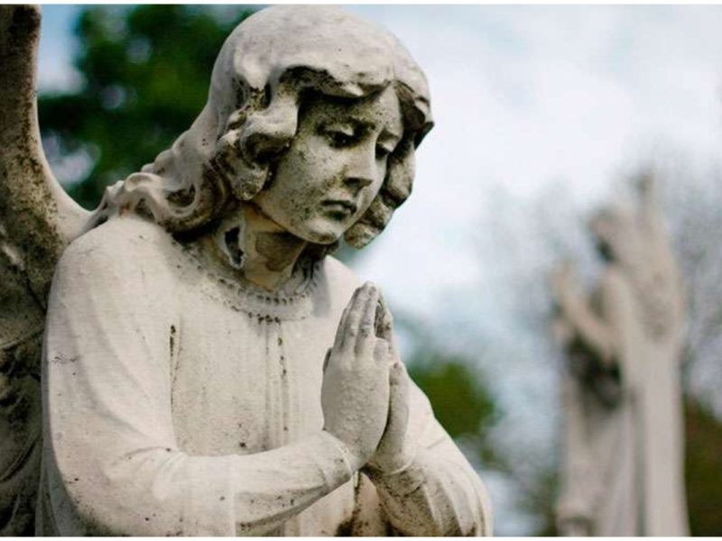 Te recomendamos estas oraciones por las almas de tus familiares difuntos que ya partieron a la Casa del Padre.