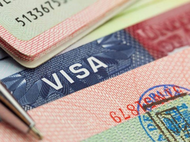 USCIS dijo que la tarifa de 10 dólares en las visas de trabajo H-1B es para hacer más eficiente el proceso