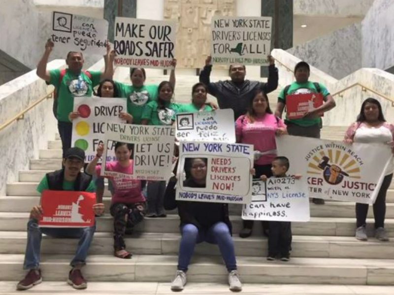 Además del Distrito de Columbia, sólo 12 de los 50 estados emiten licencias de conducir para indocumentados