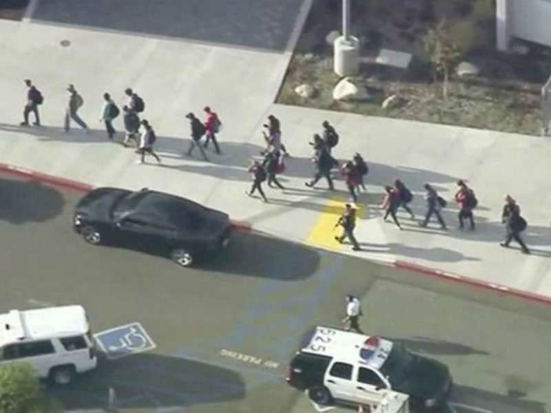 Entre las víctimas del tiroteo se encuentran una adolescente de 16 años y un menor de 14. Otros tres heridos, también de entre 14 y 16 años