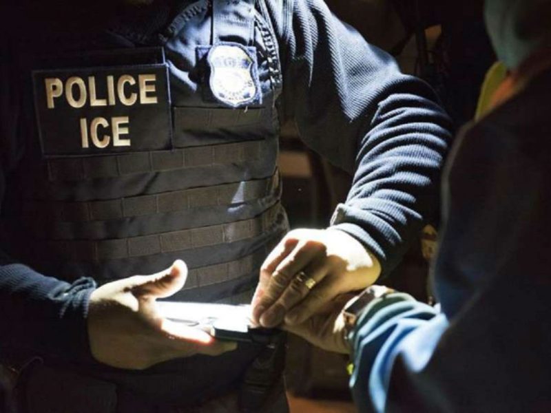 La corte dictaminó que los oficiales de la CBP e ICE que pretendan buscar en dispositivos electrónicos sin una orden judicial, será considerado actividad ilegal.
