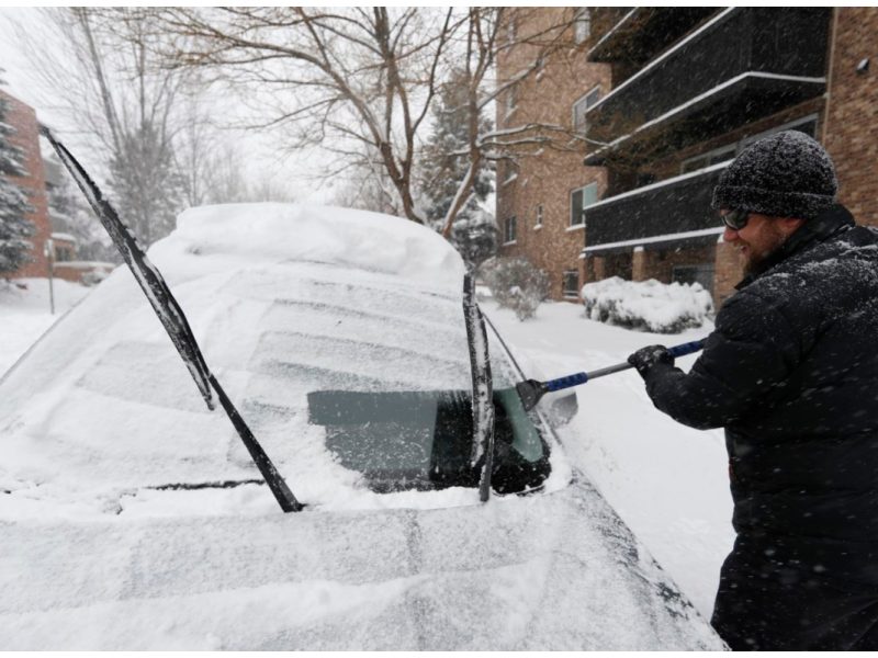 Intensa tormenta invernal comienza a desplazarse hacia el este de EE.UU.