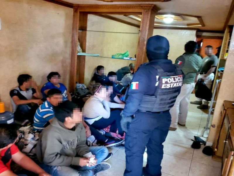 Un total de 21 migrantes centroamericanos que esperaban cruzar a EU, fueron rescatados de una casa de seguridad por la policía estatal de Tamaulipas