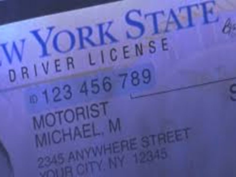 Licencias de conducir en Nueva York otorgadas a migrantes podrían estar en peligro