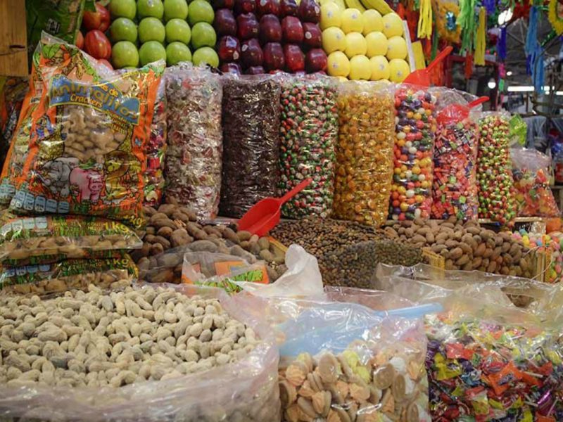 Un elemento indispensable, en esta época navideña, es el aguinaldo. Su significado viene del celta eguinand y quiere decir regalo de año nuevo.