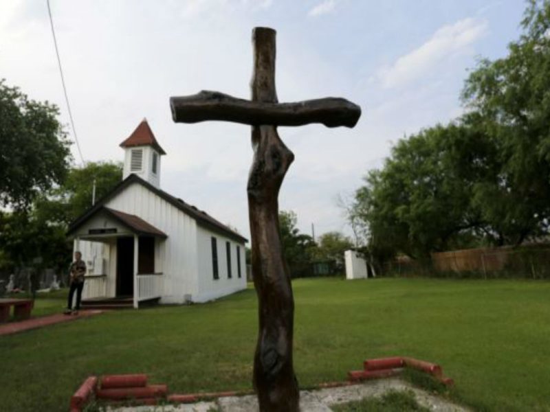 "Cuando ellos miren a su Dios cuando nos morimos cómo le van a explicar a su Dios que destruyeron gente, cómo le van a explicar a Dios que le cerramos la puerta a personas que necesitan ayuda"