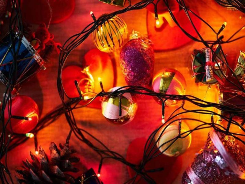 Descuidos y malas conexiones en luces provocan incendios en Navidad