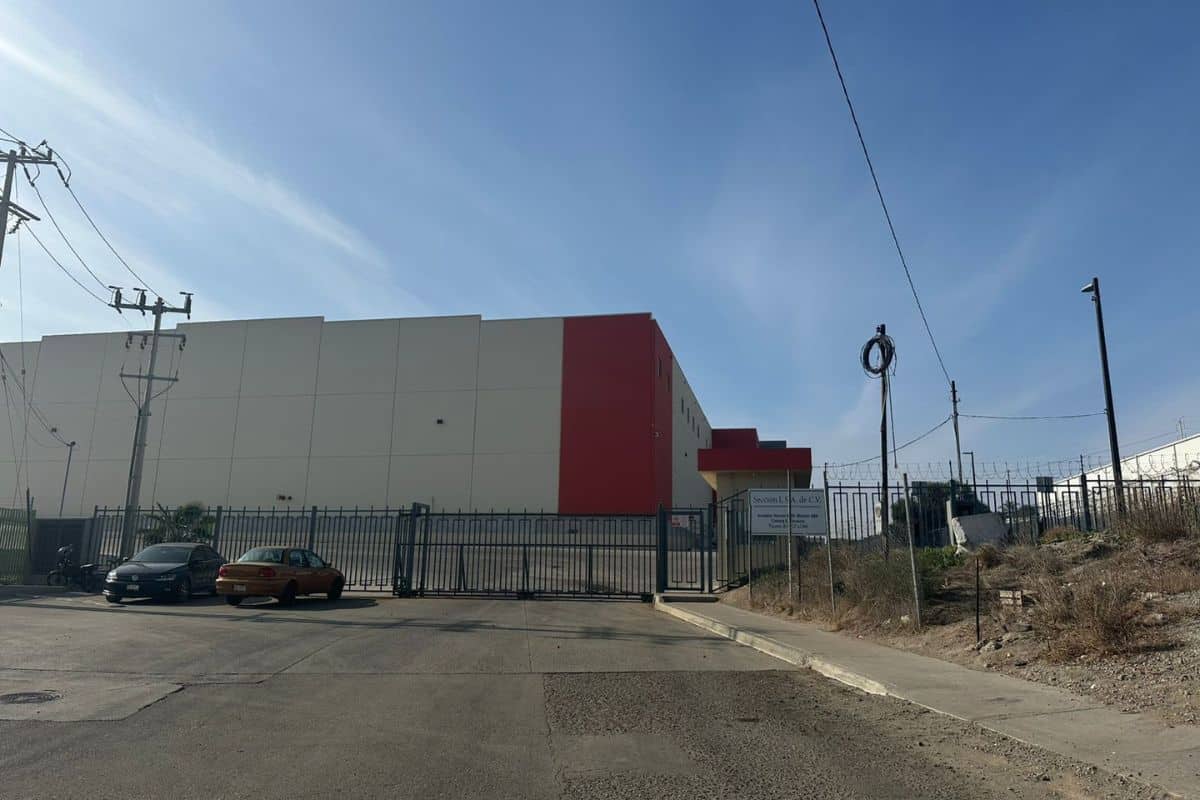 El albergue para deportados en Tijuana es una medida preventiva ante la posibilidad de expulsiones masivas por parte del gobierno estadounidense. 