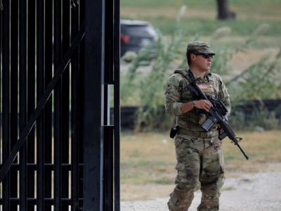 DHS reporta 10 meses consecutivos de cero liberaciones de migrantes en USA, | Foto: Voz de América