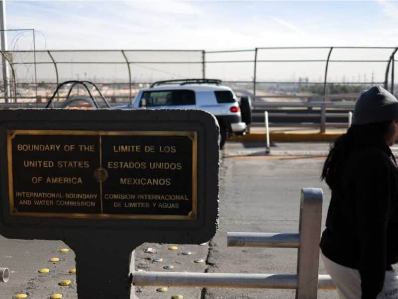 cierra la frontera a migrantes