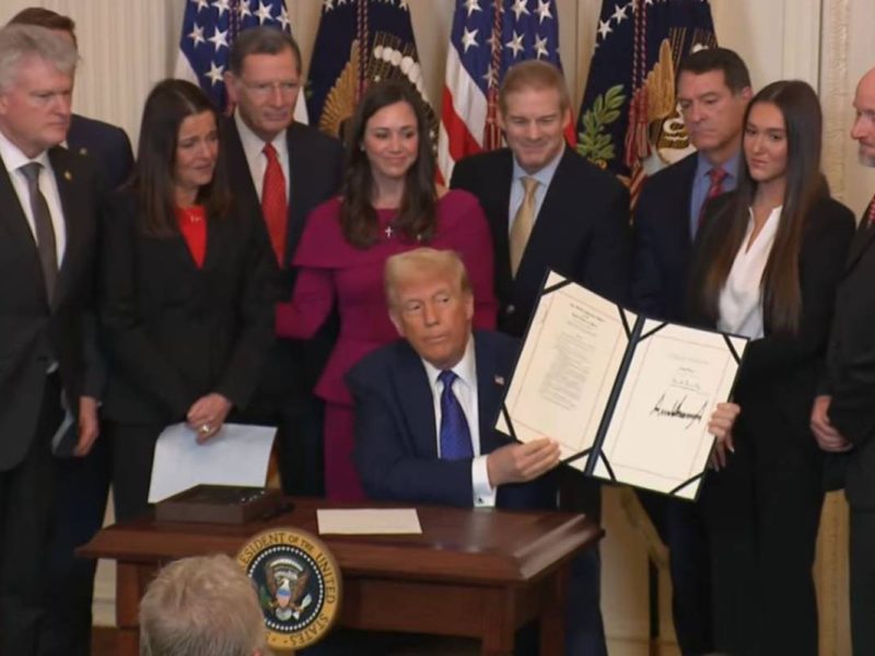 Trump firma la Laken Riley Act