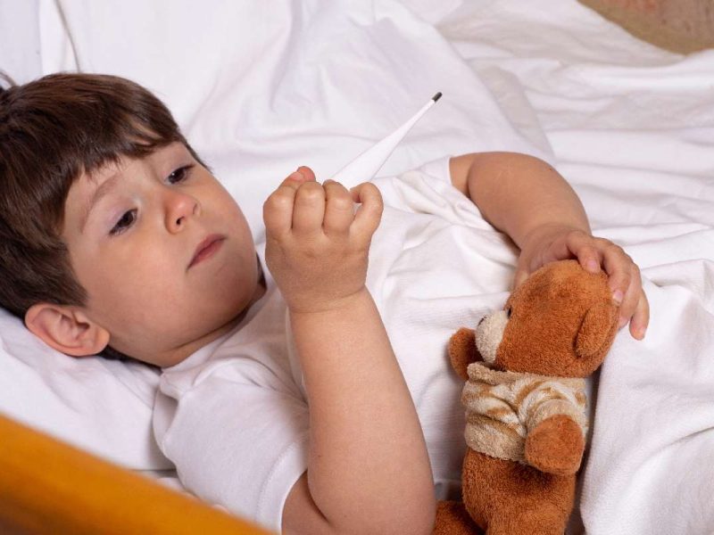 Autoridades sanitarias en México activan alerta de viaje por sarampión en EE UU