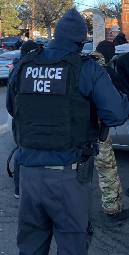 agentes de ICE