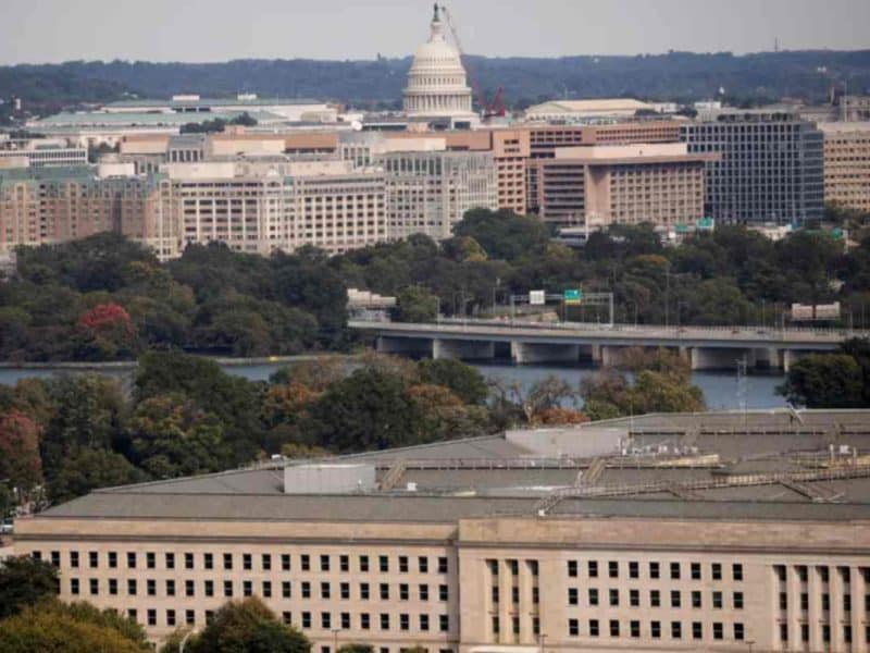 El ejército de EE UU anunció que aumentará el número de soldados en su frontera con México