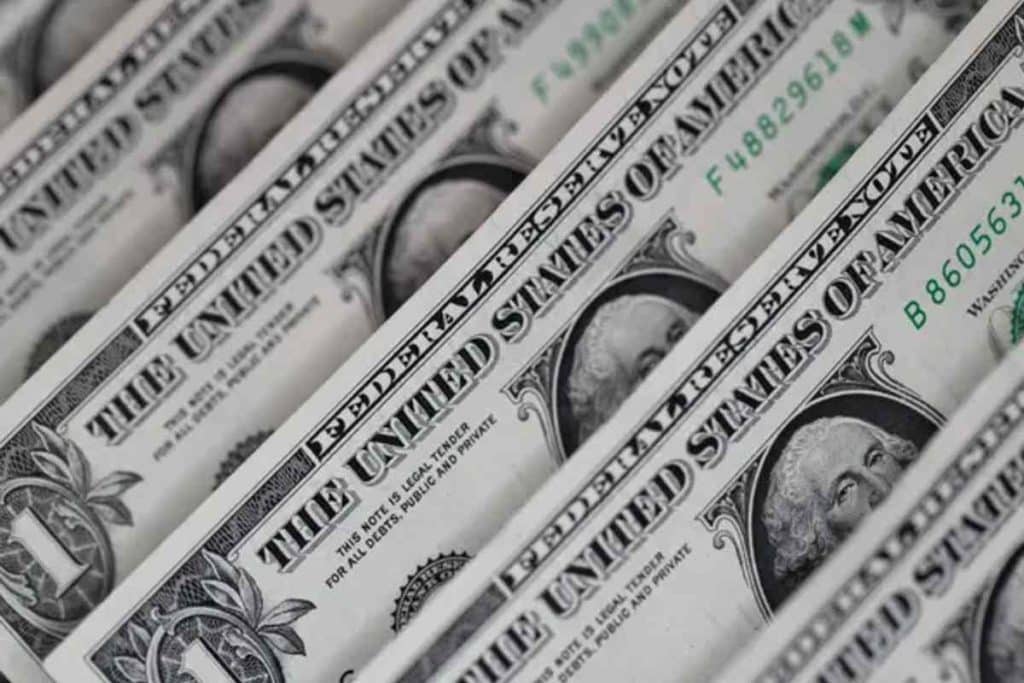 El salario mínimo se mantendrá en 7.25 por hora en 2026 | imagen de depositphotos