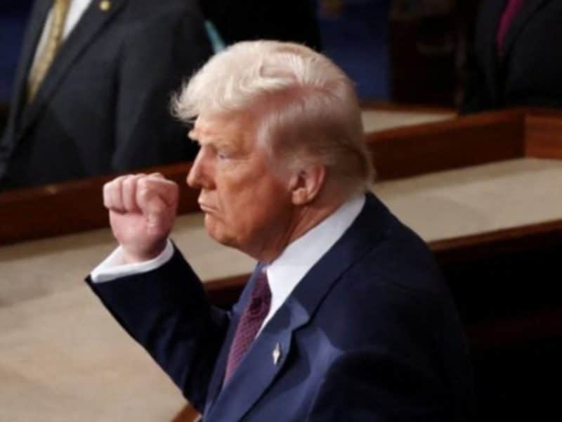 Una de las primeras acciones de Trump fue la orden al ICE para irrumpir en espacios considerados santuarios como las escuelas, hospitales, cultos | Reuters / Voz de América