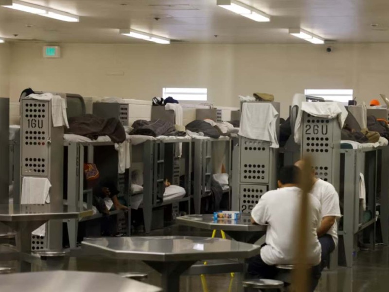 La defensa legal es el gasto más caro de los migrantes detenidos en centros del ICE | Foto: Voz de América